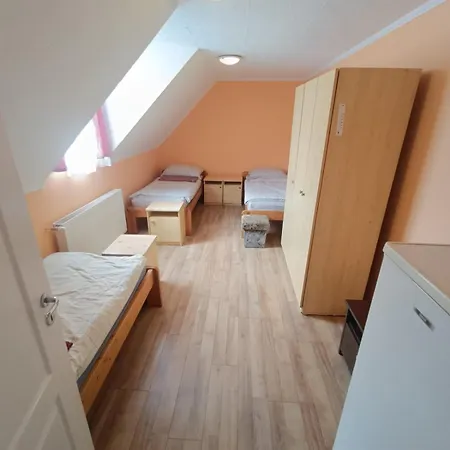 Kettos Csarda Szallashely イン Bocfoelde