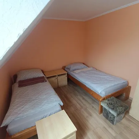 Kettos Csarda Szallashely イン Bocfoelde